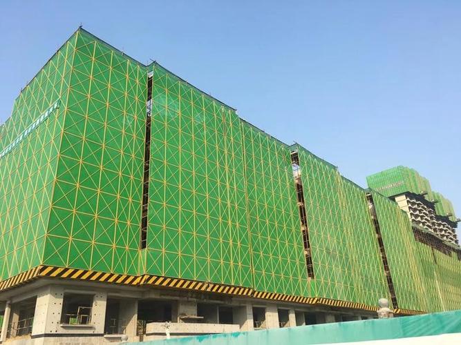 睢县外墙爬架网与升降脚手架本地采购指南 为何选择筑恒脚手架